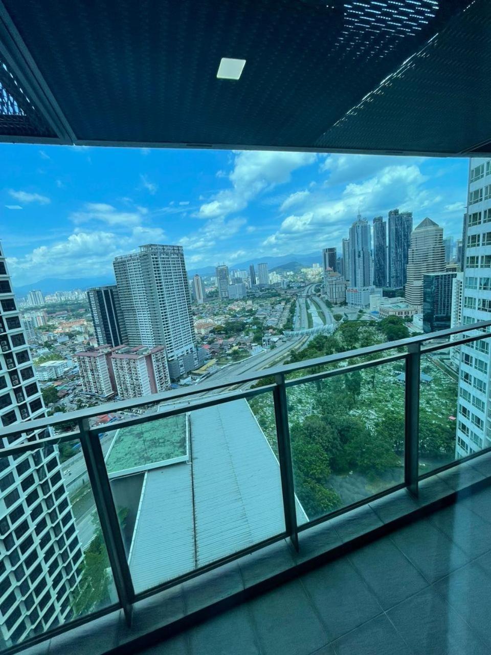 Summer Suites Klcc By Homestay Kuala Lumpur Exterior foto